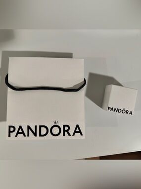 Pandora White gift Bag and Box